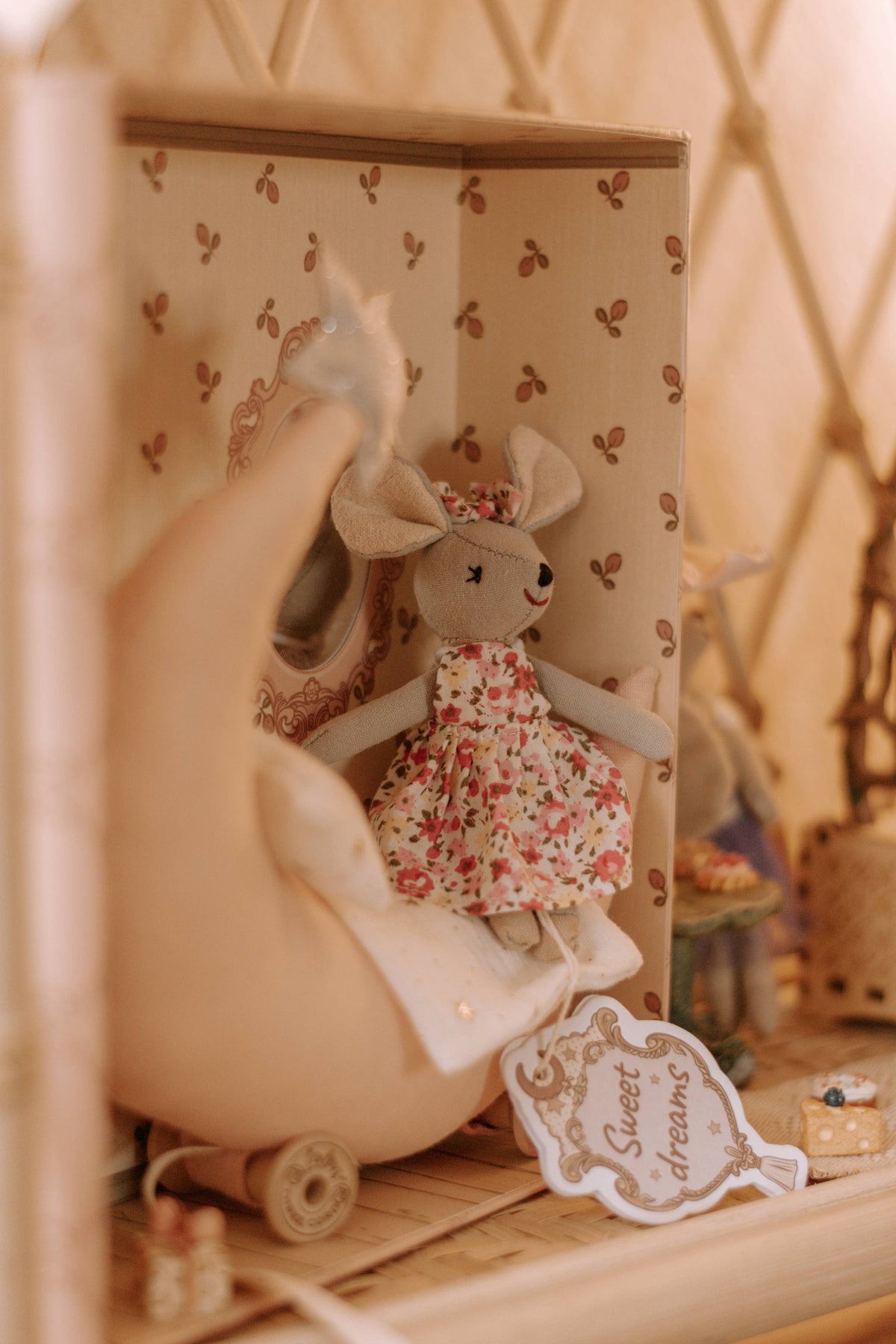 Mouse and the Moon, Sweet Dreams Mouse