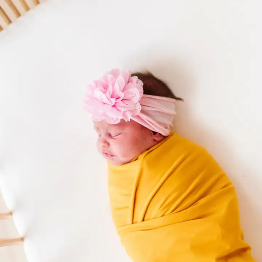 LAZO DE FLORES CON OJALES